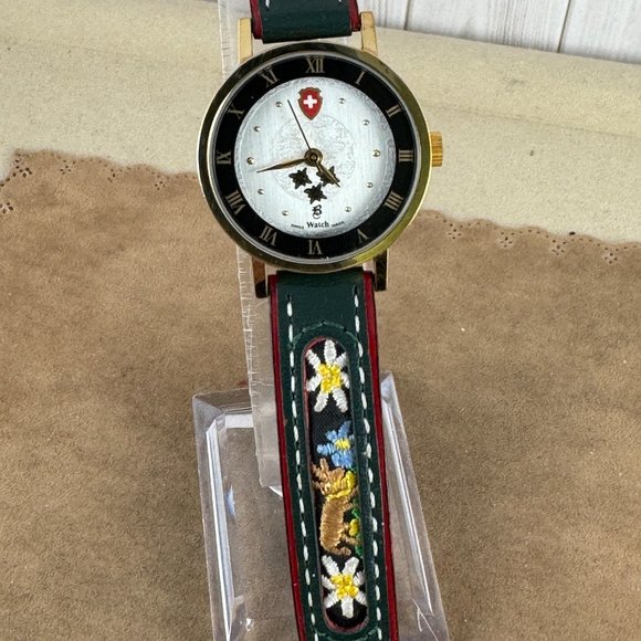 Vintage Swiss Made watch with adjustable embroider Leather Strap Swiss movement - Picture 2 of 10